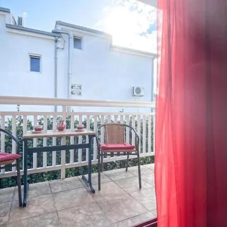 Peaceful With Style - One Bedroom Apartment Trogir