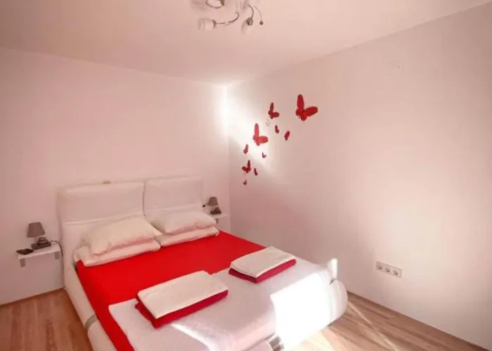 Peaceful With Style - One Bedroom Apartament Trogir