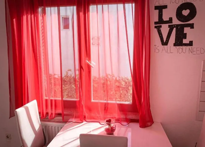 Peaceful With Style - One Bedroom Apartament *