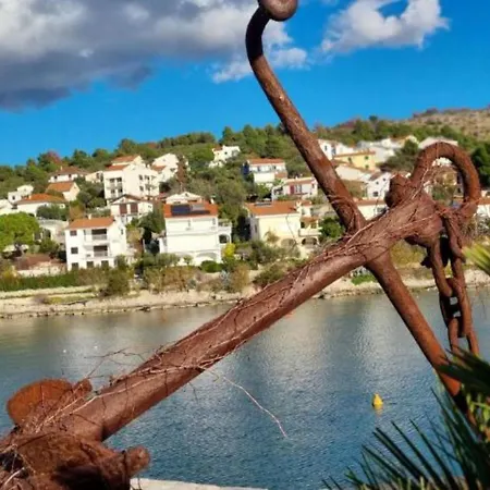 Peaceful With Style - One Bedroom