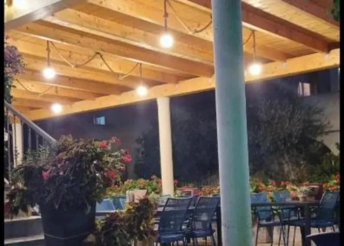 Peaceful With Style - One Bedroom 特罗吉尔