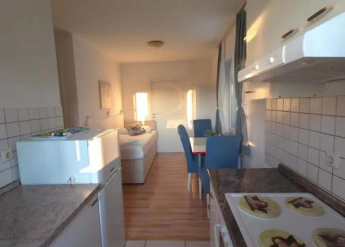 Peaceful With Style - One Bedroom * 特罗吉尔